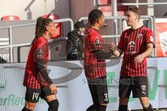 3. Liga - FC Ingolstadt 04 - 1. FC Kaiserslautern - Caniggia Ginola Elva (14, FCI) passt zu Justin Butler (31, FCI) und der trifft zum 1:0 Siegtreffer Tor, Jubel Tobias Schröck (21, FCI)