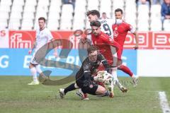 3. Liga; Rot-Weiss Essen - FC Ingolstadt 04; Torchance verpasst Tim Heike (9, FCI) Torwart Golz Jakob (1 RWE) Rios Alonso José-Enrique (23 RWE)