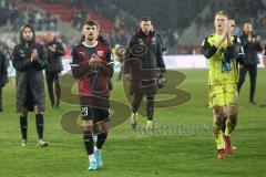 2.BL; SSV Jahn Regensburg - FC Ingolstadt 04; nach dem Spiel Spieler bedanken sich bei den Fans Arian Llugiqi (29, FCI) Torwart Robert Jendrusch (1, FCI) Rico Preißinger (6, FCI) Torwart Fabijan Buntic (24, FCI)