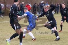 Freundschaftsspiel - Saison 2025/26 - SV Menning - SV Manching - Rainer Meisinger (Nr.8 - SV Manching) - Philip Wolfsfellner blau Menning  - Foto: Meyer Jürgen