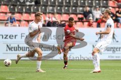 3. Liga; FC Ingolstadt 04 - 1. FC Schweinfurt 05; Schuß Torchance verpasst Marcel Costly (22, FCI) Meißner Thomas (8 S05)