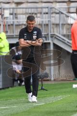 3. Liga; Arminia Bielefeld - FC Ingolstadt 04; Cheftrainer Michael Köllner (FCI) an der Seitenlinie, Spielerbank