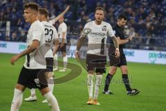 2.BL; FC Schalke 04 - FC Ingolstadt 04; Chance vergeben, Denis Linsmayer (23, FCI) Patrick Schmidt (32, FCI) Dennis Eckert Ayensa (7, FCI) ärgern sich