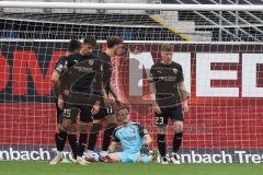 3. Liga; SC Verl - FC Ingolstadt 04; Torwart Marius Funk (1, FCI) am Boden nach dem 2:1 Tor, Arian Llugiqi (25, FCI) Denis Linsmayer (23, FCI) Calvin Brackelmann (17, FCI) Visar Musliu (16, FCI)