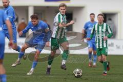 Landesliga - Saison 2025/26 - SV Manching - VFB Durach - Rainer Meisinger (Nr.8 - SV Manching) - Eggensberger Niclas blau Durach  - Foto: Meyer Jürgen