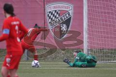 Bayernliga - Frauen - Saison 2022/2023 - FC Ingolstadt 04 II - TSV Schwaben Augsburg - Melisah Karacubuk rot FCI - Sarah Reißner
 Torwart Augsburg - Foto: Meyer Jürgen