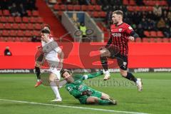 3. Liga; FC Ingolstadt 04 - Erzgebirge Aue; Tor verpasst Max Dittgen (10, FCI) Torwart Männel Martin (1 Aue) Rosenlöcher Linus (29 Aue)