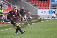 2.BL; FC Ingolstadt 04 - FC ST. Pauli; Nikola Stevanovic (15, FCI) Schuß Flanke