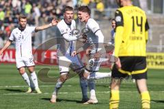 3. Liga; Borussia Dortmund II - FC Ingolstadt 04; Tor Jubel Treffer Ausgleich 2:2, Tim Heike (9, FCI) Benjamin Kanuric (8, FCI) Yannick Deichmann (20, FCI) Eberwein Michael (14 BVB2)