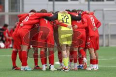 Bayernliga Nord - Saison 2023/24 - FC Ingolstadt 04 II - DJK Ammerthal -  Die Mannschaft bildet einen Kreis vor dem Spiel -  - XXXXX - Foto: Meyer Jürgen