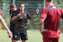 3. Liga; FC Ingolstadt 04 - Trainingsauftakt nach Sommerpause; Ansprache Cheftrainerin Sabrina Wittmann (FCI)