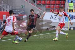 2.BL; FC Ingolstadt 04 - SSV Jahn Regensburg; Nils Roeseler (13, FCI) Sarpreet Singh (15 SSV) Scott Kennedy (24 SSV)