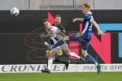 2.BL; Karlsruher SC - FC Ingolstadt 04; Florian Pick (26 FCI) Flanke