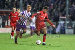 3. Liga; VfL Osnabrück - FC Ingolstadt 04; Ognjen Drakulic (30, FCI) Zweikampf Kampf um den Ball Jacobsen Bjarke (15 VFL)