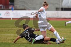 2. Fußball-Liga - Frauen - Saison 2022/2023 - FC Ingolstadt 04 - Eintracht Frankfurt II - Samantha Stiglmair (Nr.27 - FCI Frauen) - Berg Johanna weiss Frankfurt - Foto: Meyer Jürgen