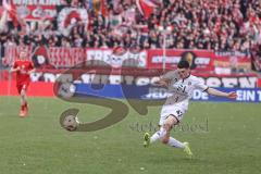 3. Liga; Rot-Weiss Essen - FC Ingolstadt 04; Flanke Felix Keidel (43, FCI)