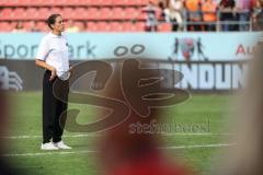 3. Liga; FC Ingolstadt 04 - 1. FC Schweinfurt 05; Spiel ist aus, Niederlage, hängende Köpfe 2:3 Cheftrainerin Sabrina Wittmann (FCI) bei den Fans