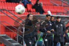 3. Liga; FC Ingolstadt 04 - FC Viktoria Köln; an der Seitenlinie, Spielerbank Cheftrainerin Sabrina Wittmann (FCI)