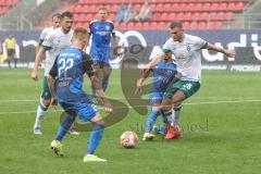 2.BL; FC Ingolstadt 04 - Werder Bremen, Mai Lars Lukas (26 Bremen) holt sich Bal von Dennis Eckert Ayensa (7, FCI) Christian Gebauer (22, FCI)