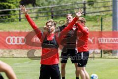 3. Liga; FC Ingolstadt 04 - Trainingslager Südtirol, Jubel Hawkins Jaren (20 FCI) Nils Roeseler (13, FCI) Denis Linsmayer (23, FCI)