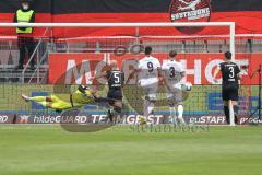 2. Fußball-Liga - Saison 2021/2022 - FC Ingolstadt 04 - Hamburger SV -Der 0:2 Führungstreffer durch Sebastian Schonlau (#4 HSV) - jubel - Dejan Stojanovic Torwart (#39 FCI) -  Foto: Meyer Jürgen