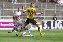 3. Liga; Borussia Dortmund II - FC Ingolstadt 04;  Zweikampf Kampf um den Ball Pascal Testroet (37, FCI) Pfanne Franz (23 BVB2)