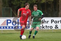 Kreisklasse - Saison 2025/26- TSV Pförring - SV Karlshuld-  - Hannes Knöferl grün Karlshuld - Elias Heiß rot Pförring - Foto: Meyer Jürgen