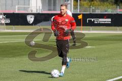 Freundschaftsspiel - Saison 2022/2023 - FC Ingolstadt 04 -  SpVgg Bayreuth - Torwart Marius Funk (Nr.1 - FCI) beim warm machen - Foto: Meyer Jürgen