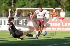 Toto Pokal; TSV Landsberg - FC Ingolstadt 04; Zweikampf Kampf um den Ball Marcel Costly (22, FCI) 14 Holdenrieder, Maximilian