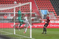 3. Fußball-Liga - Saison 2020/2021 - FC Ingolstadt 04 - FC Viktoria Köln - Sebastian Mielitz Torwart (#1 Köln) - Thomas Keller (#27,FCI)  - Foto: Meyer Jürgen