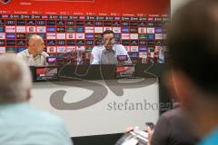 2. Fußball-Liga - Pressekonferenz - Vorstellung Cheftrainer Roberto Pätzold und Manager Profifußball Malte Metzelder - Saison 2021/2022 - FC Ingolstadt 04 - Manager Profifußball FCI Malte Metzelder rechts - Geschäftsführer FCI Manuel Sternisa links - - Fo