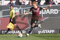 2.BL; FC Ingolstadt 04 - Holstein Kiel; Flanke Christian Gebauer (22, FCI)