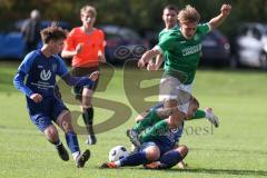 2023_10_28 - Kreisliga - Saison 2023/24 - SV Menning - FC Gerolfing  - Lukas Achhammer grün Gerolfing - Philip Wolfsfellner blau Menning - Foto: Meyer Jürgen