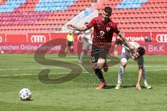 3. Liga - FC Bayern 2 - FC Ingolstadt 04 - Zweikampf Stefan Kutschke (30, FCI) Welzmüller Maximilian (19 FCB)