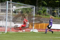 2. Frauen-Bundesliga - Saison 2021/2022 - FC Ingolstadt 04 - FSV Gütersloh - Der 1:1 Ausgleichstreffer durch Maier Ramona (#18 FCI) - jubel - Rolle Sarah Torwart Gütersloh - Foto: Meyer Jürgen