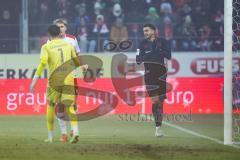 3. Liga; SSV Jahn Regensburg - FC Ingolstadt 04; Torchance verpasst Fredrik Carlsen (8, FCI) Torwart Gebhardt Felix (1 SSV)