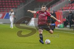 3. Liga - FC Ingolstadt 04 - Hallescher FC - Peter Kurzweg (16, FCI) Schuß Flanke