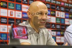 2. Fußball-Liga - Pressekonferenz - Vorstellung Cheftrainer Roberto Pätzold und Manager Profifußball Malte Metzelder - Saison 2021/2022 - FC Ingolstadt 04 - Geschäftsführer FCI Manuel Sternisa - Foto: Meyer Jürgen