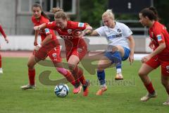 2. Fußball-Liga - Frauen - Saison 2023/2024 - FC Ingolstadt 04 - SC Sand - Lea Wolski (Nr.6 - FCI Frauen) wird gefoult von Loving Emma weiss Sand - Foto: Meyer Jürgen