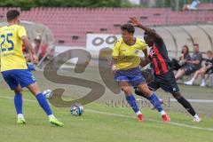 Bayernliga Nord - Saison 2024/25 - Freundschaftsspiel - FC Ingolstadt 04 II - FC Pipinsried - Jason Osei Tutu (Nr.11 - FCI U21) - Krist Benjamin gelb Pipinsried  - Foto: Meyer Jürgen