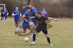 Freundschaftsspiel - Saison 2025/26 - SV Menning - SV Manching - Fabian  Neumayer (Nr.9 - SV Manching) - Moritz Faigle blau Menning  - Foto: Meyer Jürgen