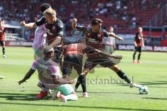 3. Liga; FC Ingolstadt 04 - Würzburger Kickers; Zweikampf Kampf um den Ball de Medina Nathan (4 WKI) Obed Ugondu (17, FCI) Fredrik Carlsen (8, FCI) Lars Lokotsch (13, FCI)