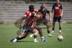 A-Junioren Bundesliga  - Saison 2026/27 - A-Junioren - FC Ingolstadt 04 - Jahn Regensburg - Hakim Issifu weiss Regensburg - Luca Stark rot FCI - Foto: Meyer Jürgen