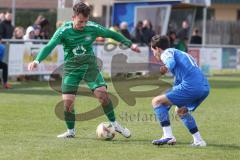 Kreisliga - Saison 2025/26- SV Hundszell - VFB Eichstätt II - Maximilian Eberlein grün Eichstätt - Maximilian Blattner blau Hundszell - Foto: Meyer Jürgen