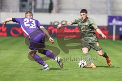 3. Liga; Erzgebirge Aue - FC Ingolstadt 04; Zweikampf Kampf um den Ball Felix Keidel (43, FCI) Barylla Anthony (23 Aue)