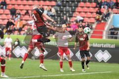3. Liga; FC Ingolstadt 04 - Rot-Weiss Essen; Lars Lokotsch (13, FCI) Torchance verpasst Rios Alonso José Enrique (23 RWE)