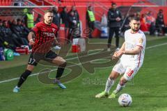 3. Liga; FC Ingolstadt 04 - Rot-Weiss Essen; Pascal Testroet (37, FCI) Kefkir Oguzhan ( RWE)