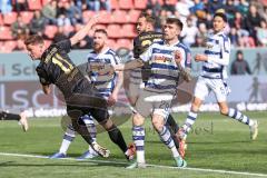 3. Liga; FC Ingolstadt 04 - MSV Duisburg; Torchance verpasst Sebastian Grönning (11, FCI) Joshua Bitter (29 MSV) David Kopacz (29, FCI)