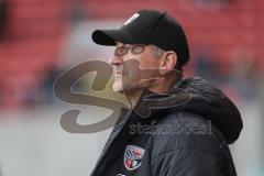 3. Liga; FC Ingolstadt 04 - MSV Duisburg; Cheftrainer Achim Beierlorzer (FCI) an der Seitenlinie, Spielerbank