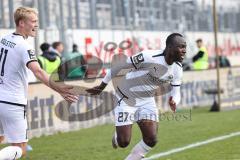 3. Liga; SV Meppen - FC Ingolstadt 04; Tor Jubel Treffer 0:2  mit dem Kopf Moussa Doumbouya (27, FCI) mit Tobias Bech (11, FCI)